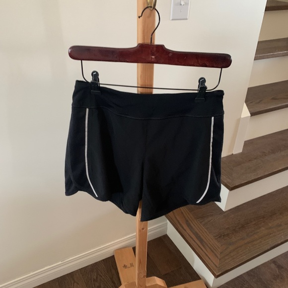 Lucy activewear Power size XS black shorts w/ drawstring & pockets - Picture 3 of 6